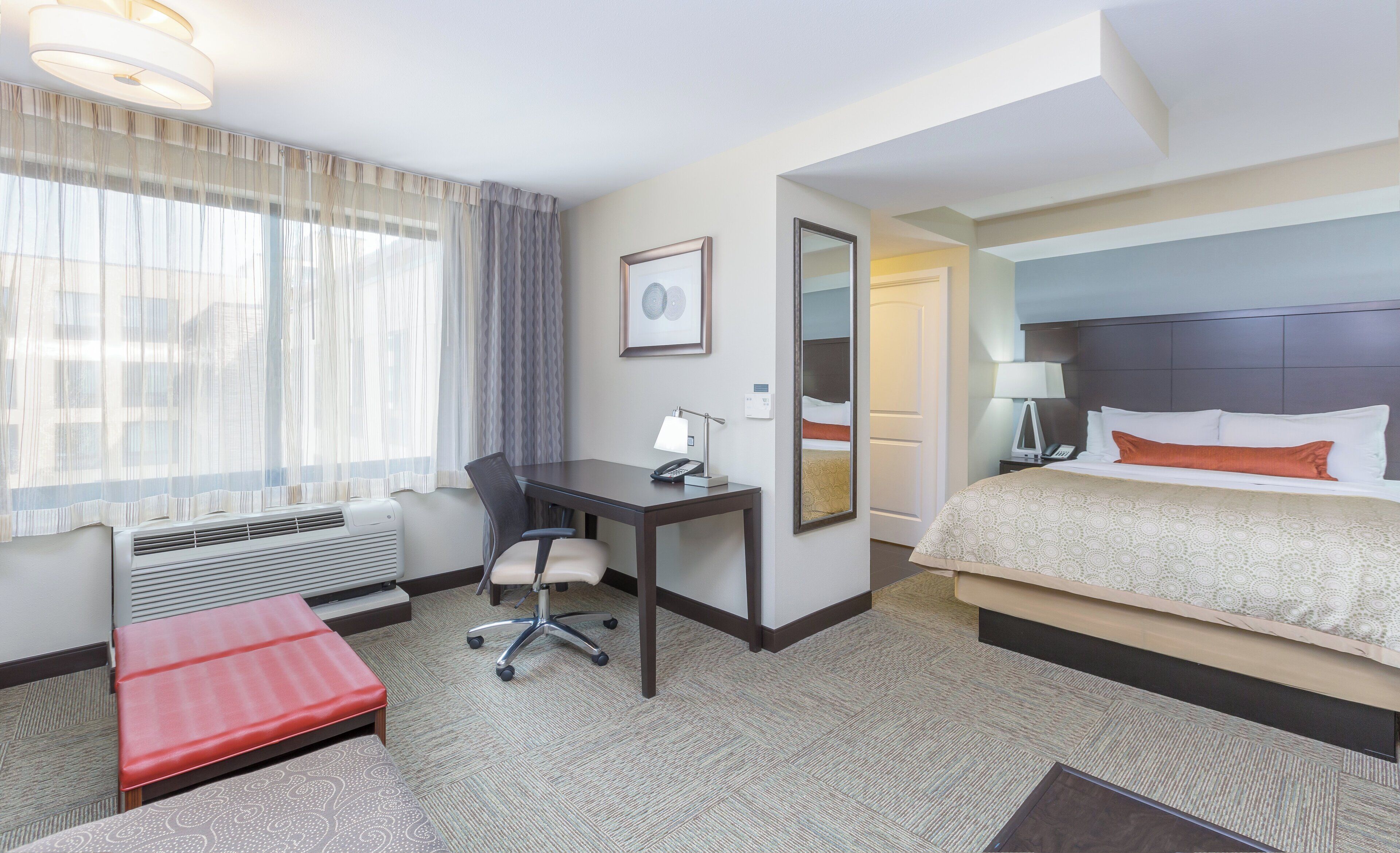 Studio Suite, 1 Queen Bed, Kitchen | Desk, iron/ironing board, WiFi (free), bed sheets