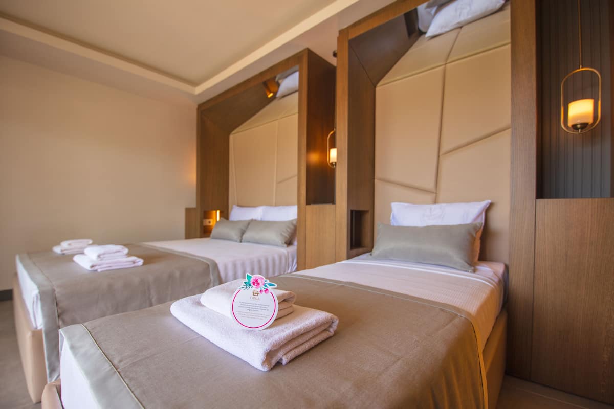 Superior Room | Premium bedding, minibar, soundproofing, bed sheets