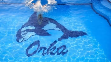 Indoor pool, 2 outdoor pools, pool umbrellas, pool loungers