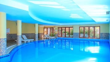 Indoor pool, 2 outdoor pools, pool umbrellas, pool loungers