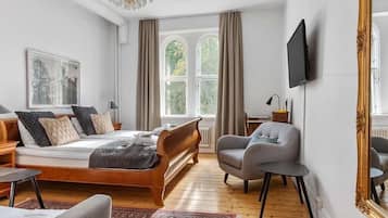 Superior Room, 1 King Bed, Non Smoking | Hypo-allergenic bedding, in-room safe, individually decorated