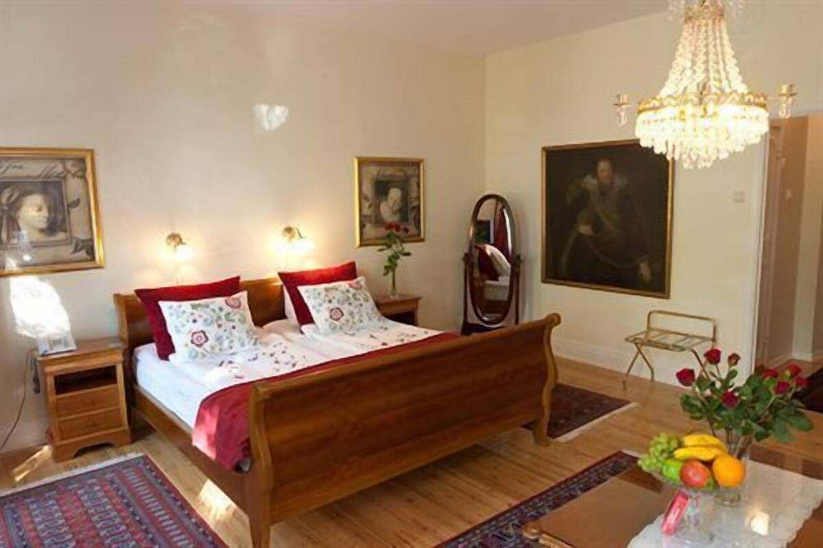 In-room safe, individually decorated, individually furnished, desk