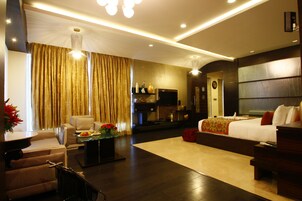 Suíte presidencial | Roupas de cama premium, frigobar, cofres nos quartos, escrivaninha