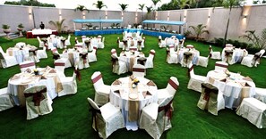 Outdoor banquet area - Grand Estancia (Salem)