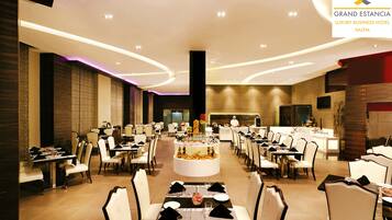 2 restaurants, breakfast, lunch, dinner served; international cuisine