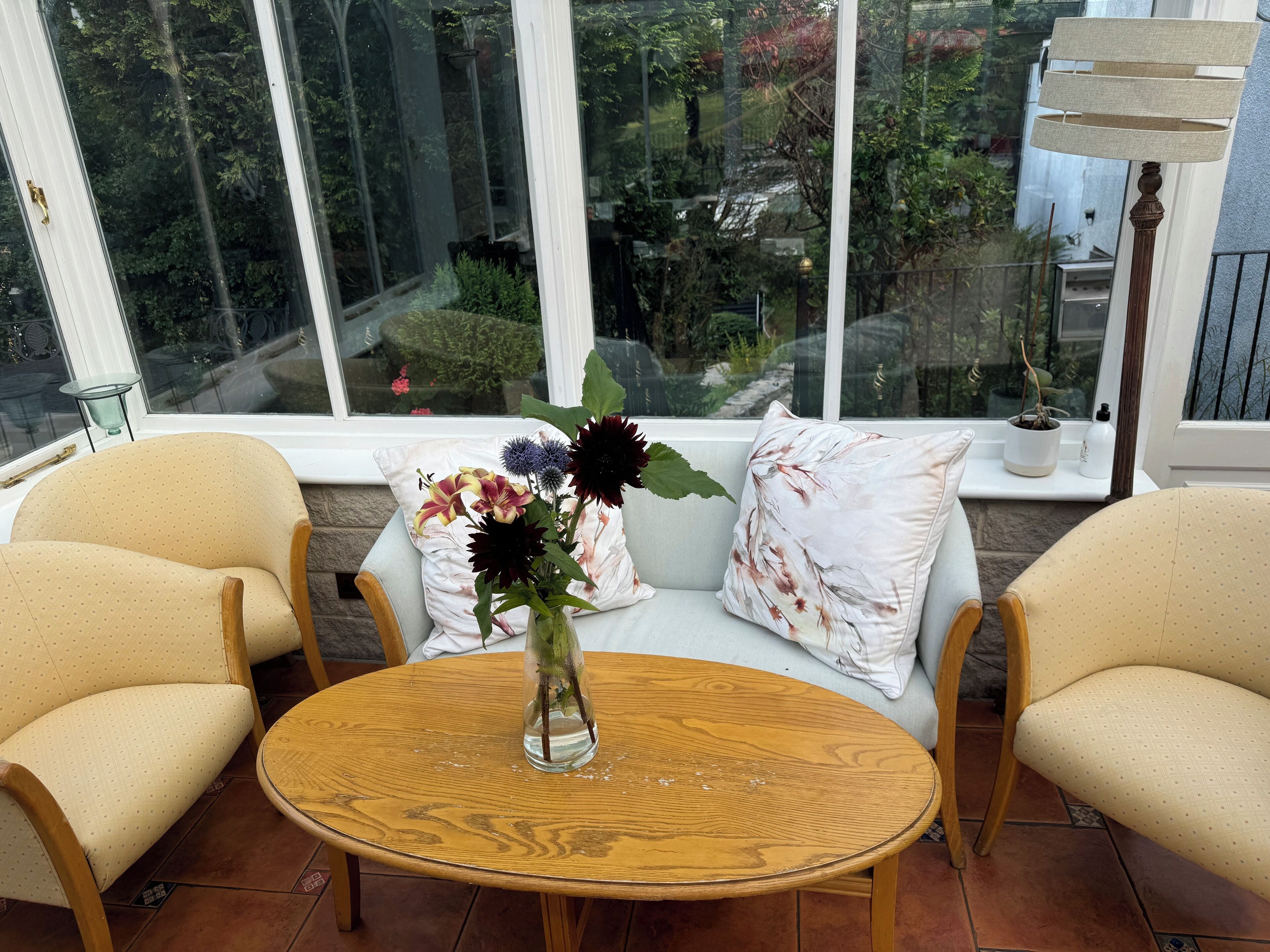 Breakfast, lunch and dinner served