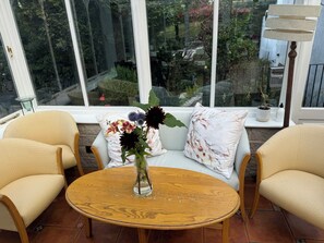 تقديم الإفطار والغداء والعشاء