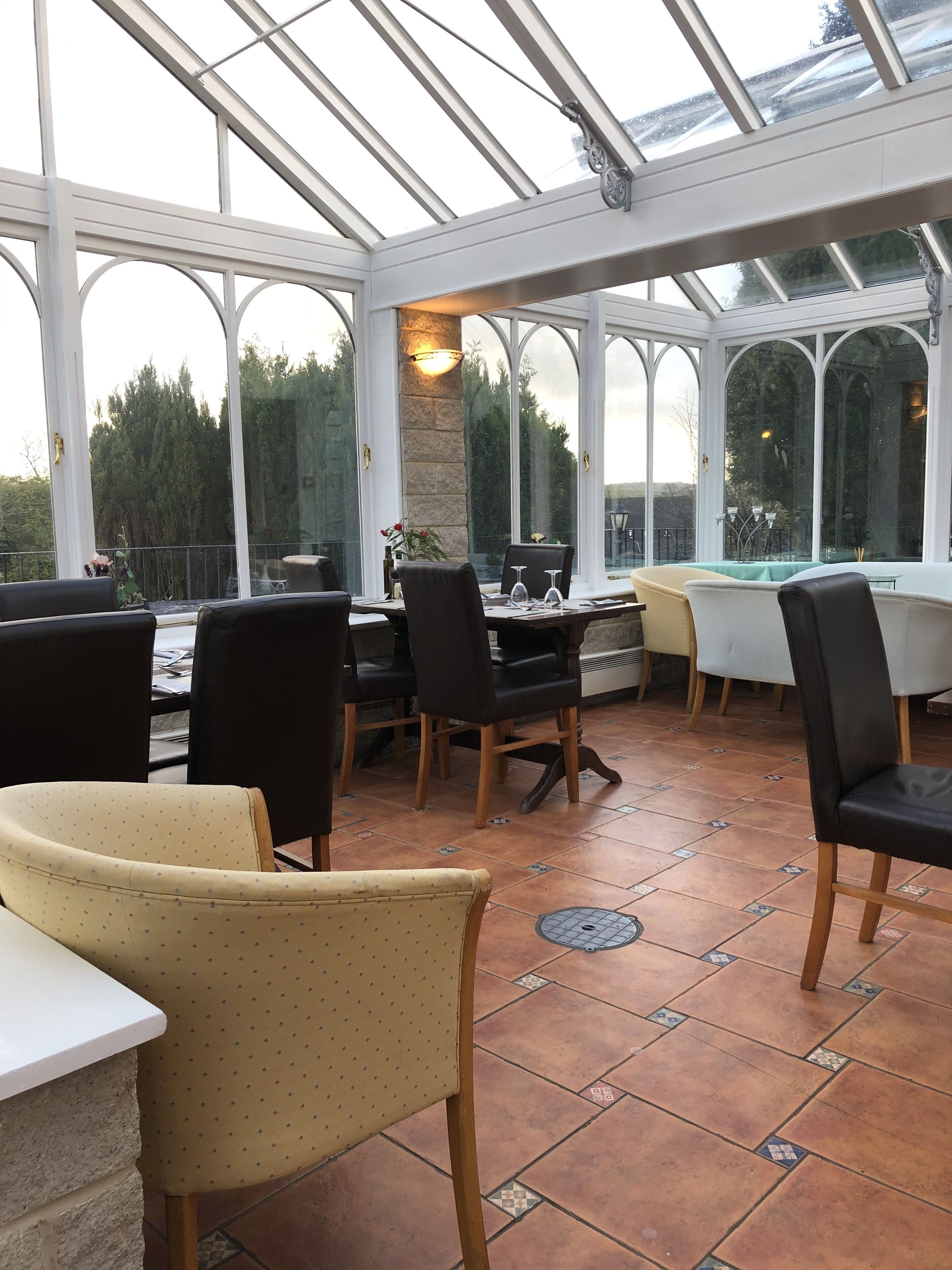 Breakfast, lunch and dinner served