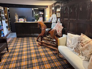 Interior detail - The Dog and Partridge Country Inn (Ashbourne)