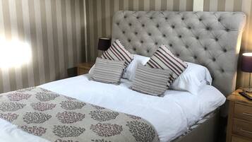 Double Room | Free WiFi, bed sheets