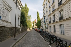 Front of property - Hôtel du Parc Montsouris (Paris)