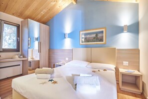 In-room safe, desk, soundproofing, free WiFi