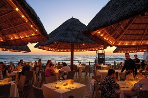 3 restaurants; breakfast, lunch and dinner served 