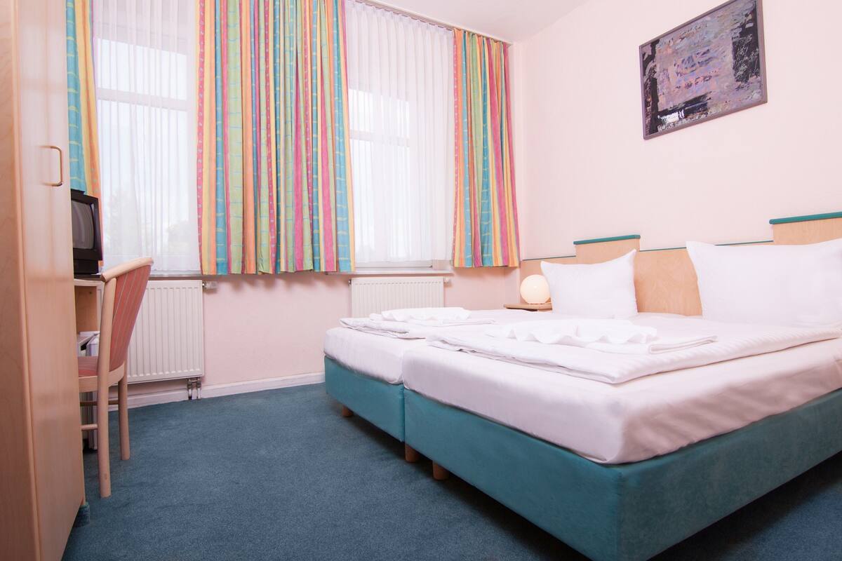 أغطية فراش متميزة وألحفة محشوة بالريش وأسرّة بطبقة علوية مريحة