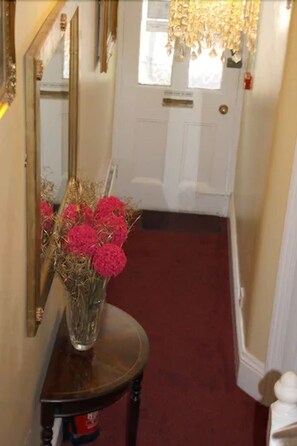 Interior entrance - White House View Guest House (Oxford)