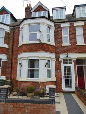 Exterior - White House View Guest House (Oxford)