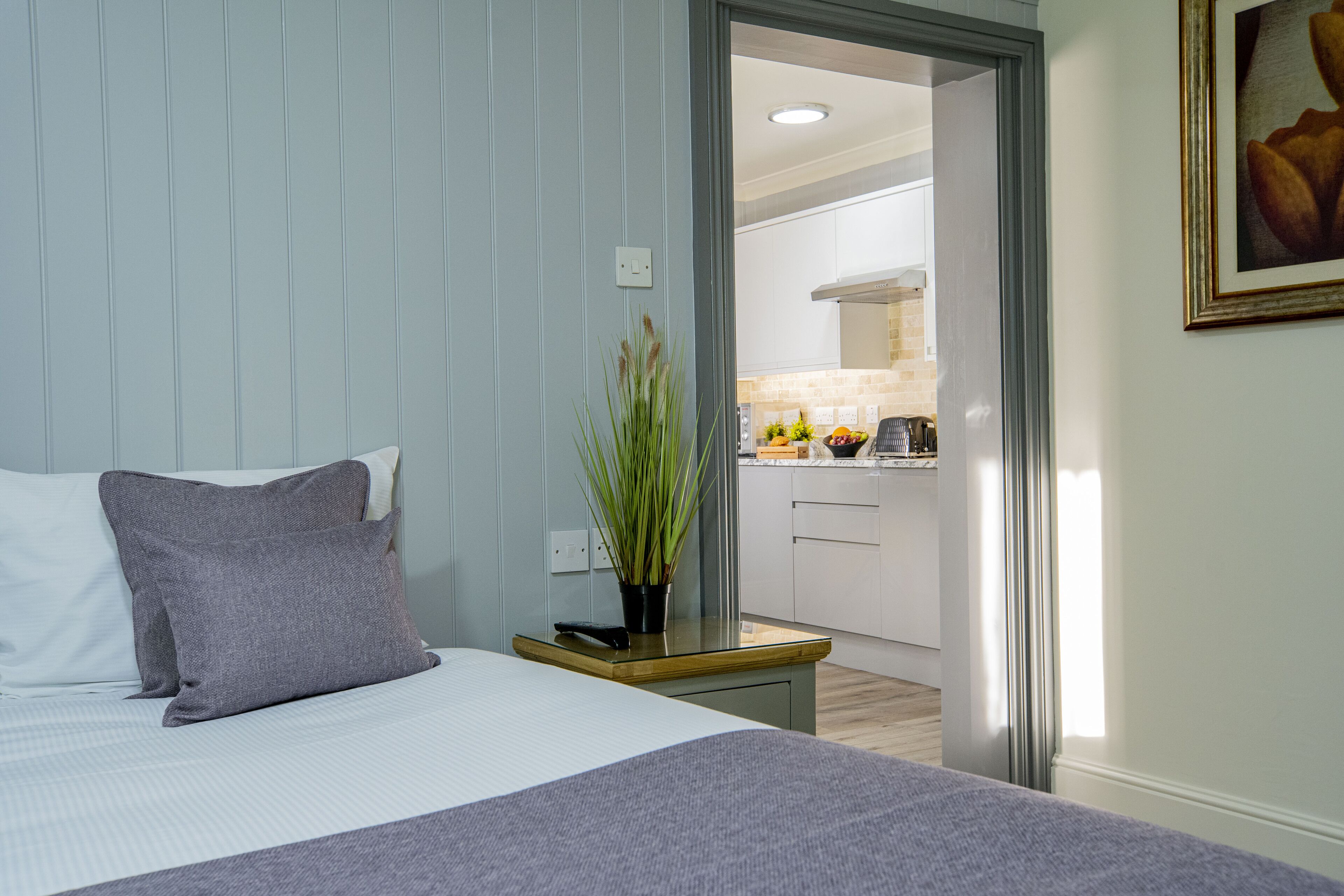 标准开间, 1 张特大床, 无烟房, 简易厨房 (Walk-in Shower) | 高档床上用品、办公桌、婴儿床、折叠床/加床（额外收费）