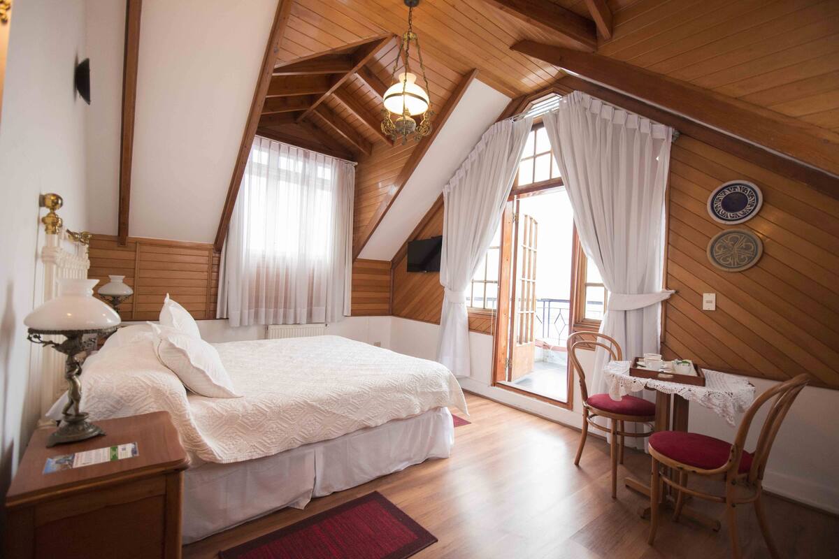 double room, balcony, sea view | minibar, free wifi, bed sheets