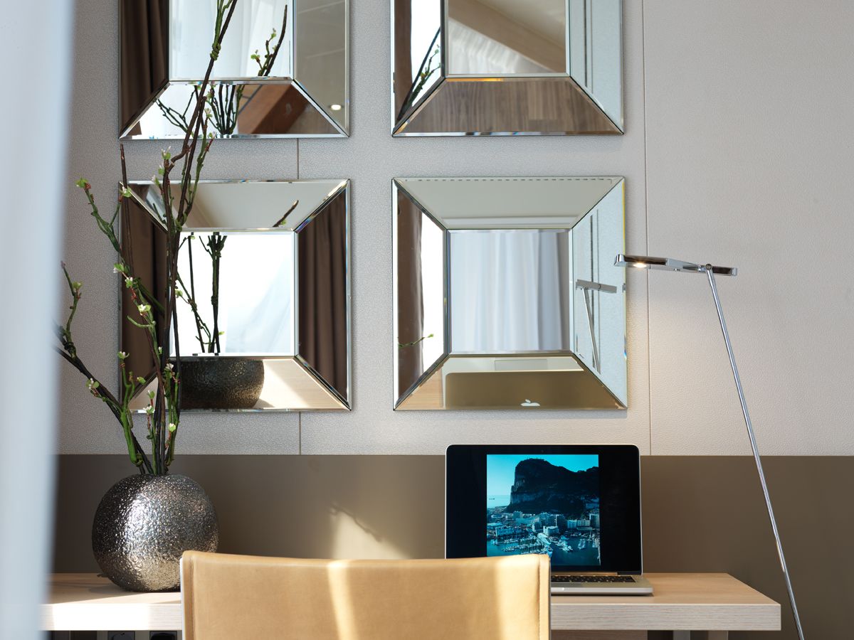 junior suite | living room | tv