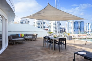 Luxury Penthouse, 1 King Bed, Ocean View
