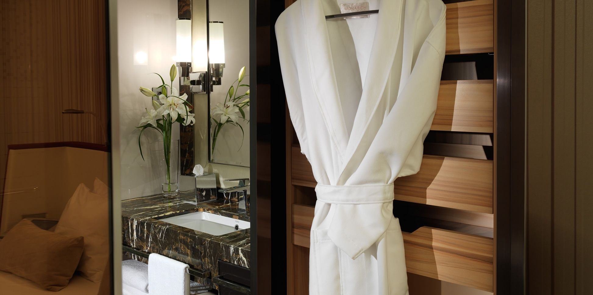 1 bedroom, premium bedding, in-room safe, desk