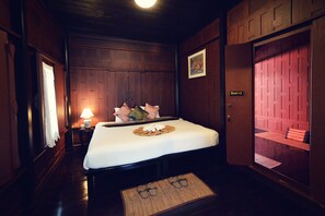 Quarto superior | Frigobar, ferros/tábuas de passar roupa