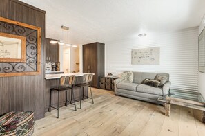 Luxury Condo, Kitchen | Living area - Pioneer Park Rentals (Bend)