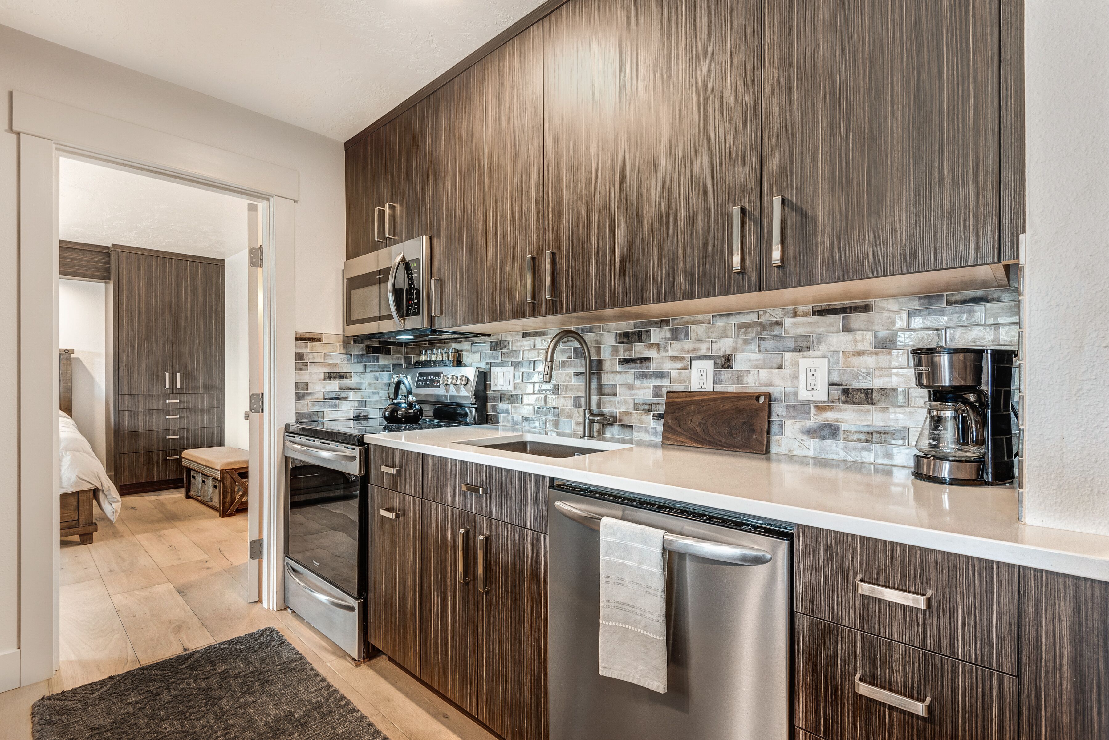 Luxury Condo, Kitchen | Private kitchen | Full-size fridge, microwave, oven, stovetop