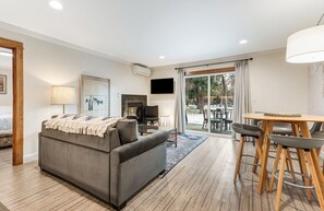 42-inch TV with cable channels - Pioneer Park Rentals (Bend)