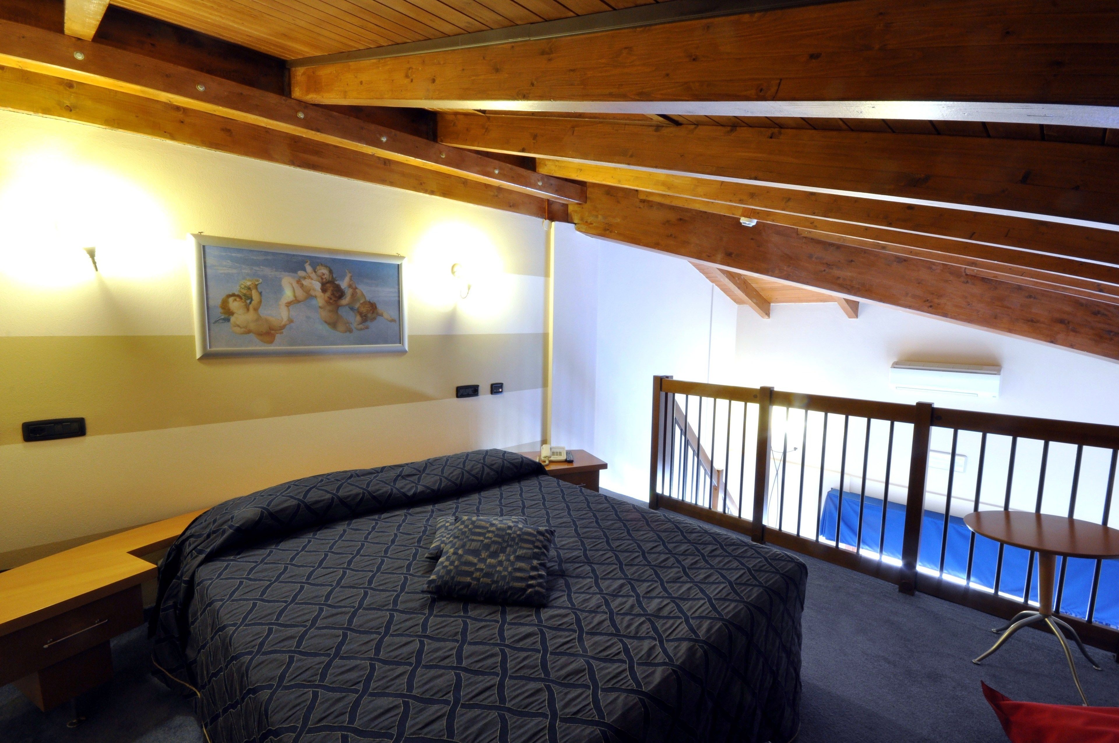 junior suite | minibar, in-room safe, desk, free wifi