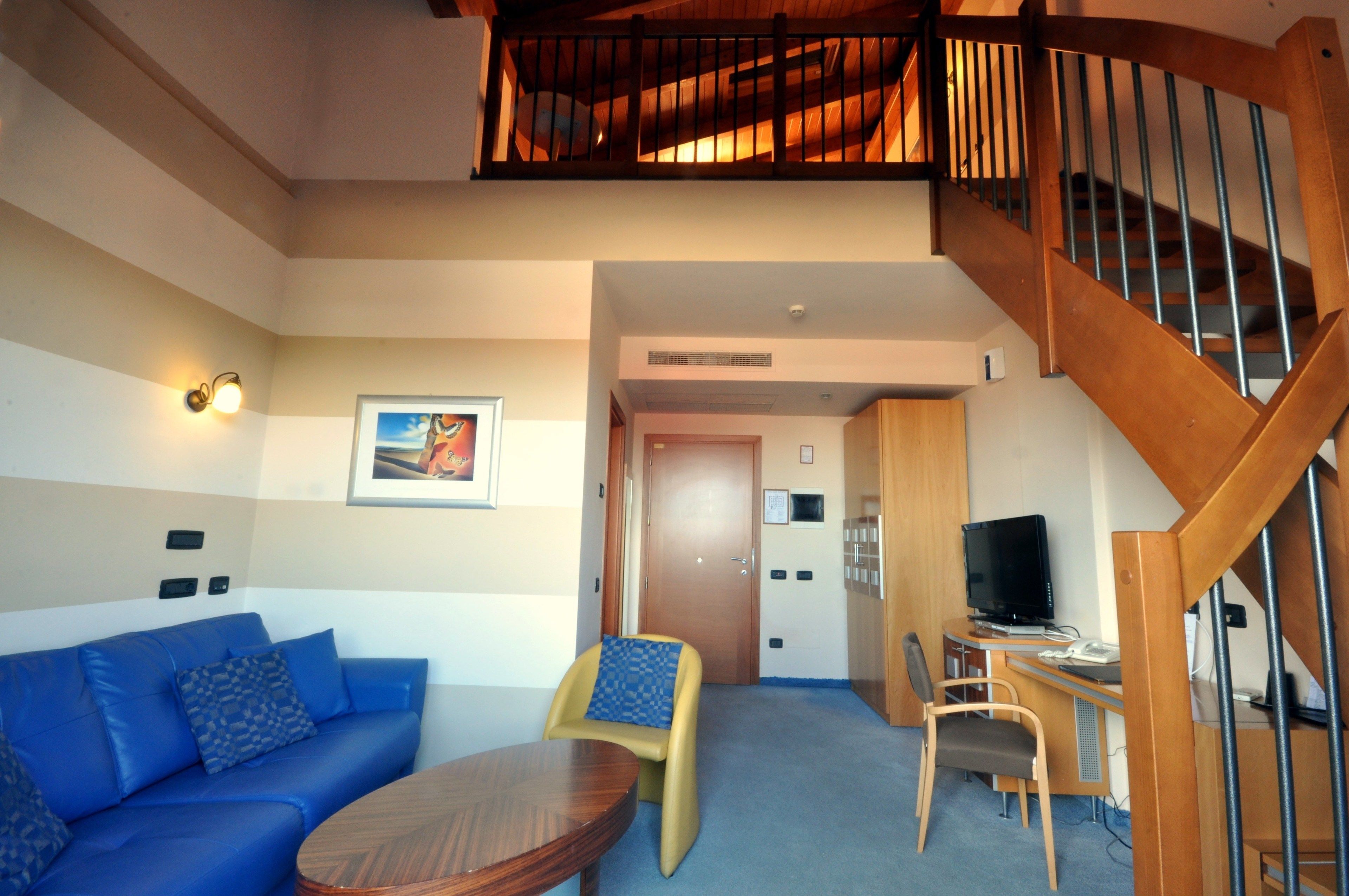 junior suite | living room | lcd tv