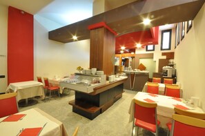 Free daily buffet breakfast - Planet Hotel (Maranello)