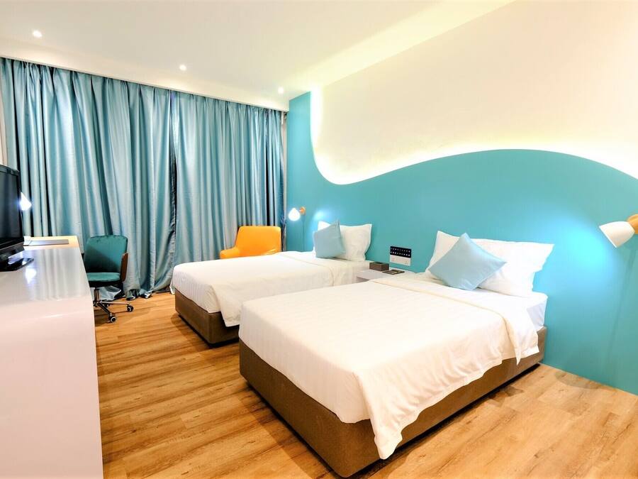 Standard-Zweibettzimmer, 2 Einzelbetten | Minibar, Schreibtisch, laptopgeeigneter Arbeitsplatz