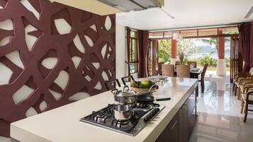 Villa, 5 Bedrooms | Private kitchen | Fridge, microwave, coffee/tea maker, highchair