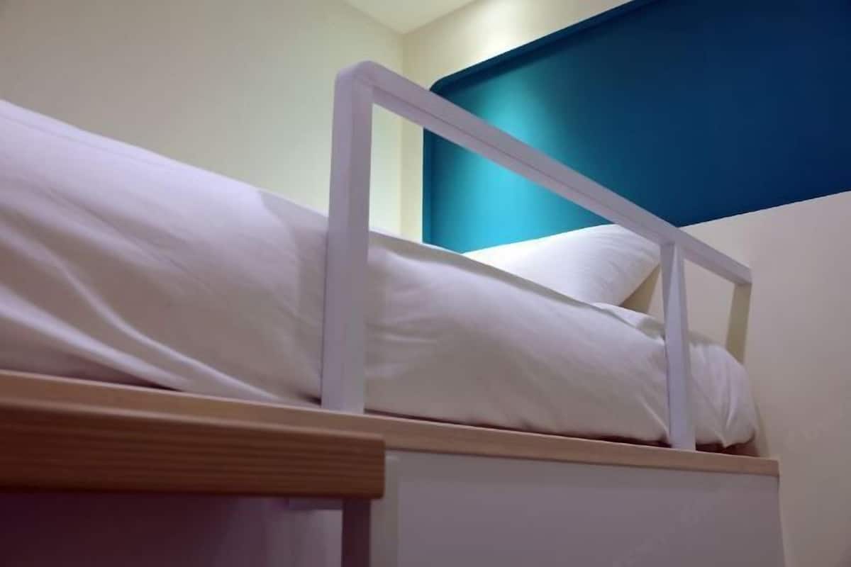 Down duvets, soundproofing, free WiFi, bed sheets