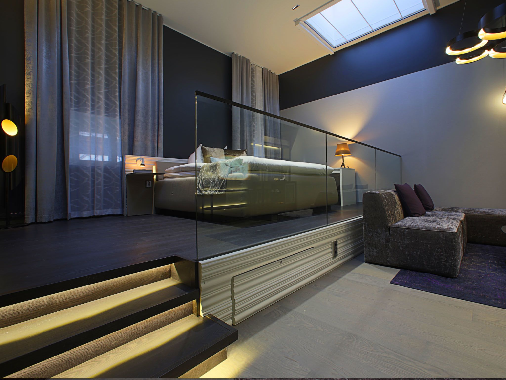 Sky Loft | In-room safe, iron/ironing board, free WiFi