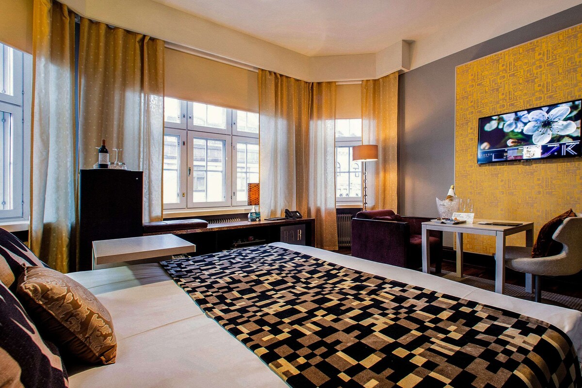 In-room safe, iron/ironing board (on request), WiFi (free)
