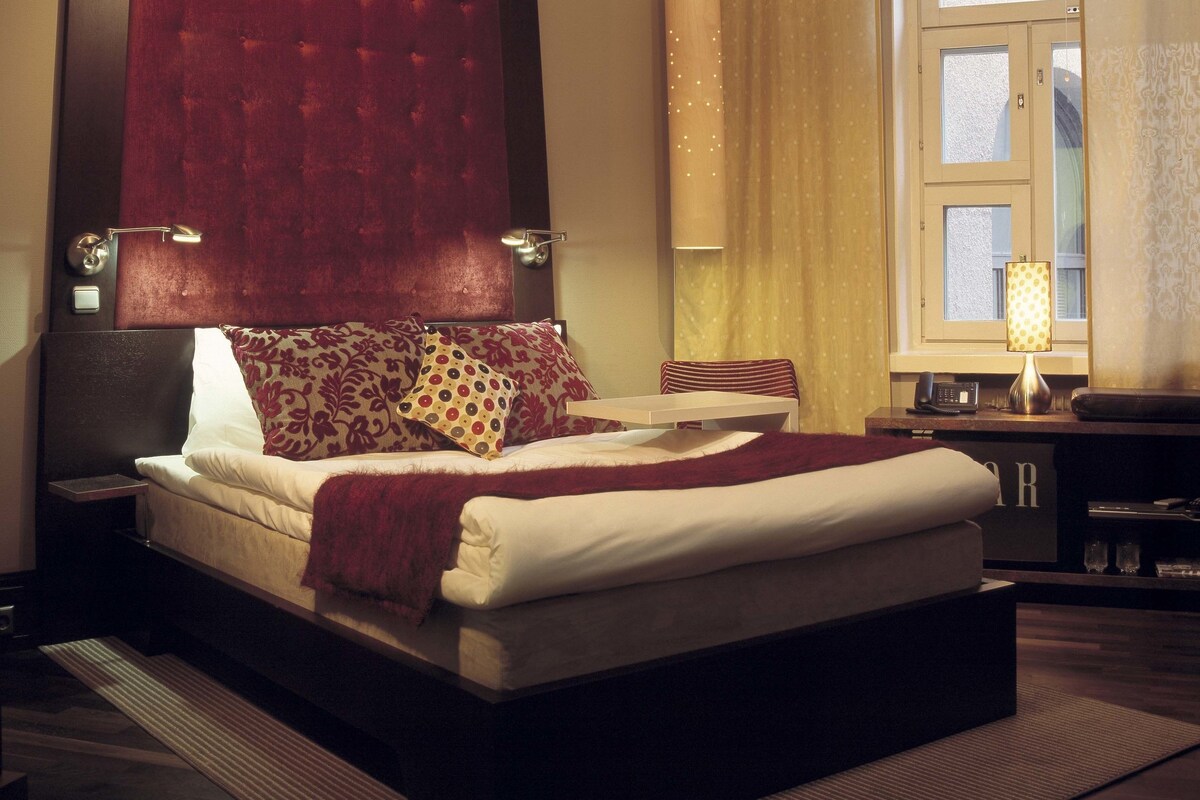 In-room safe, iron/ironing board (on request), WiFi (free)