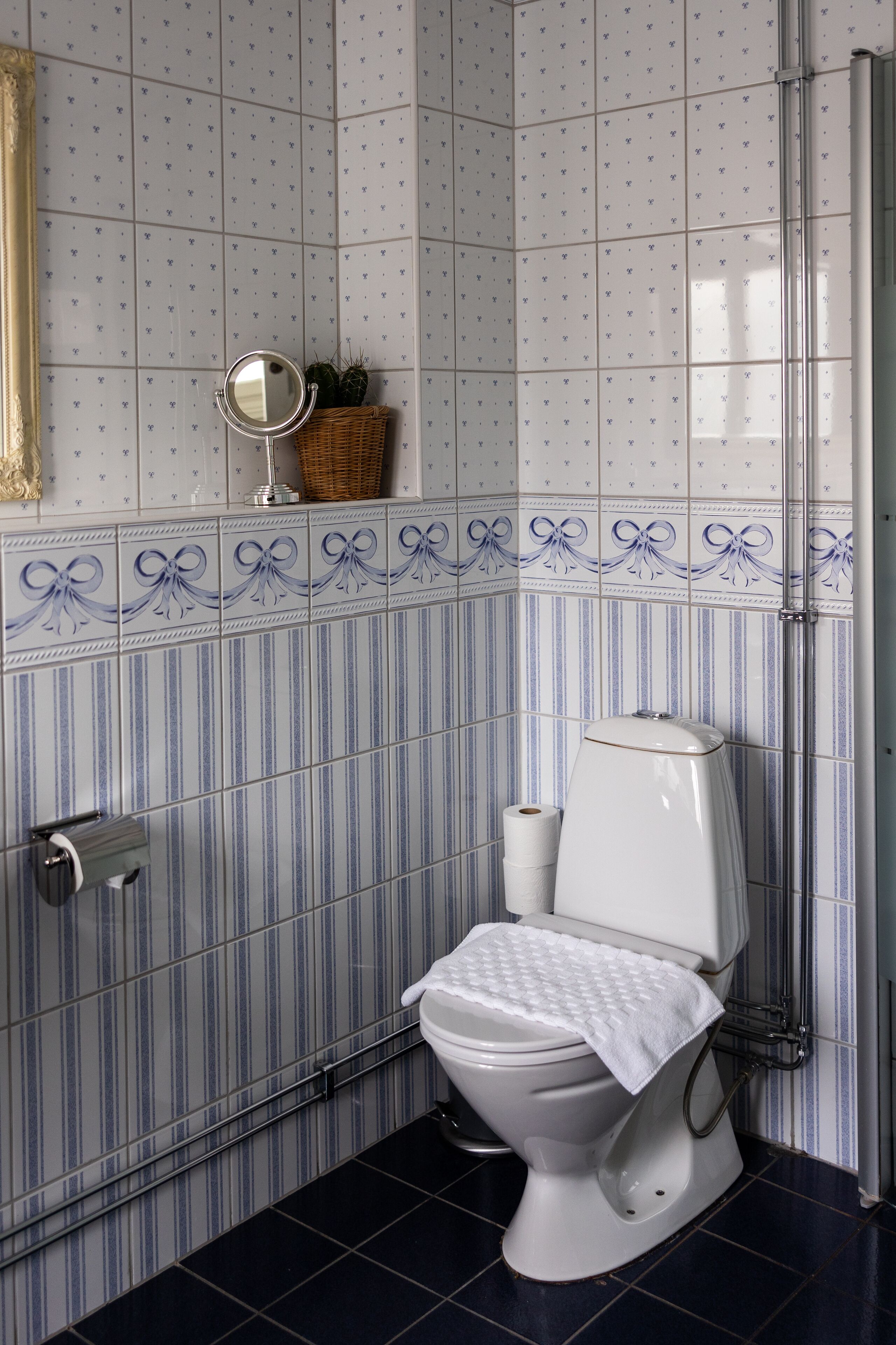 comfort double room | bathroom | hair dryer, towels, soap, shampoo