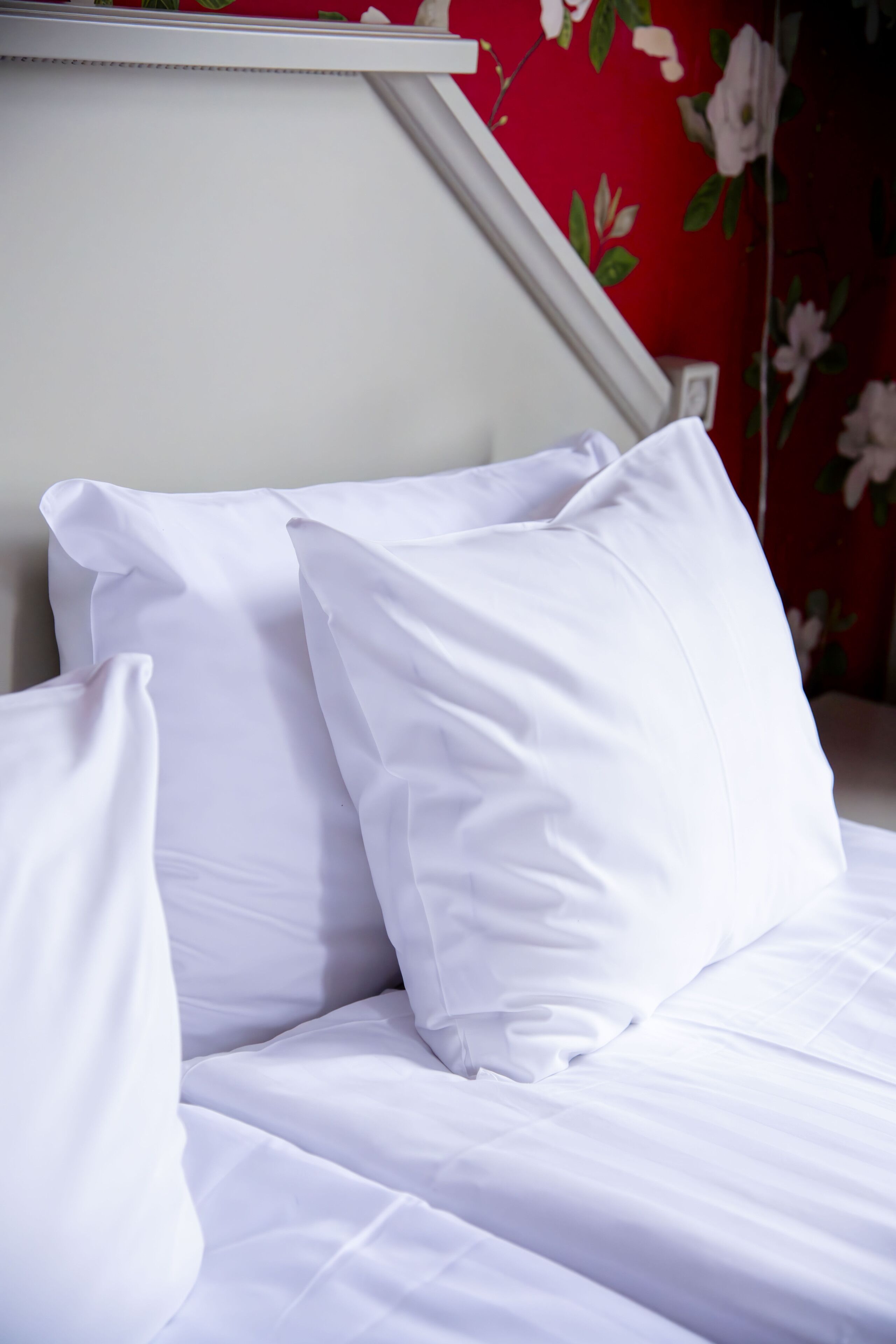 Comfort enkelrum | Individuell inredning, unika möbler, skrivbord och arbetsyta för laptop