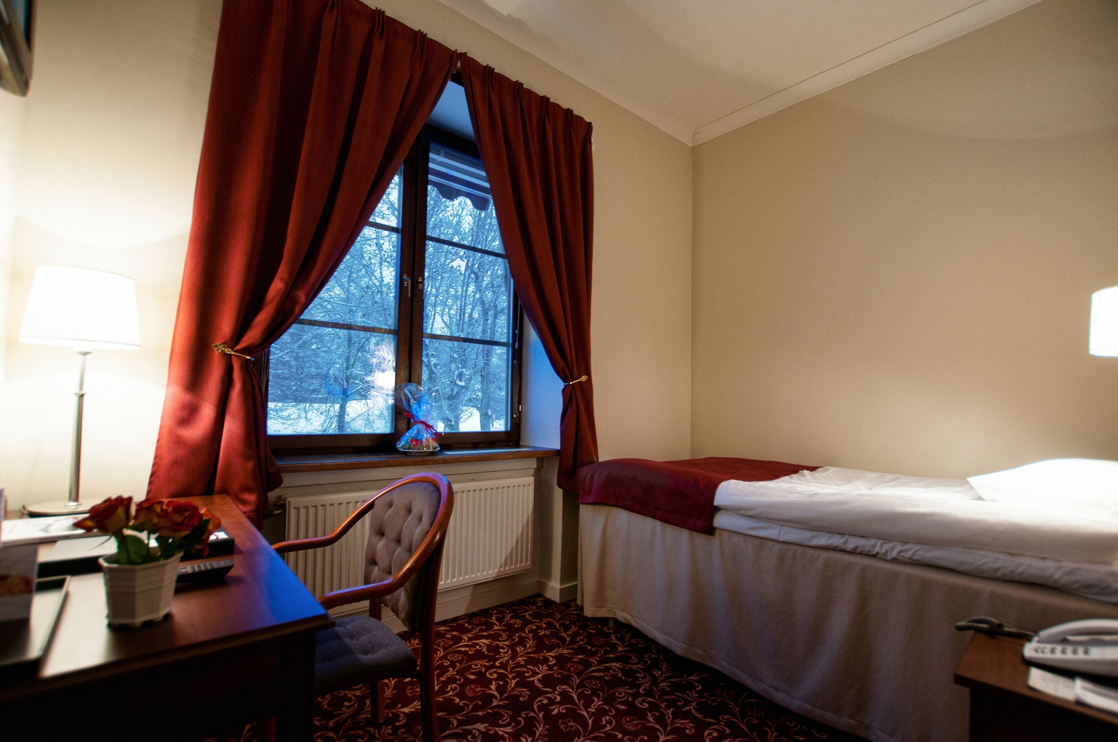 single room (300 m from the mansion) | 1 bedroom, minibar, individually furnished, desk