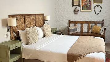 Minibar, in-room safe, desk, laptop workspace