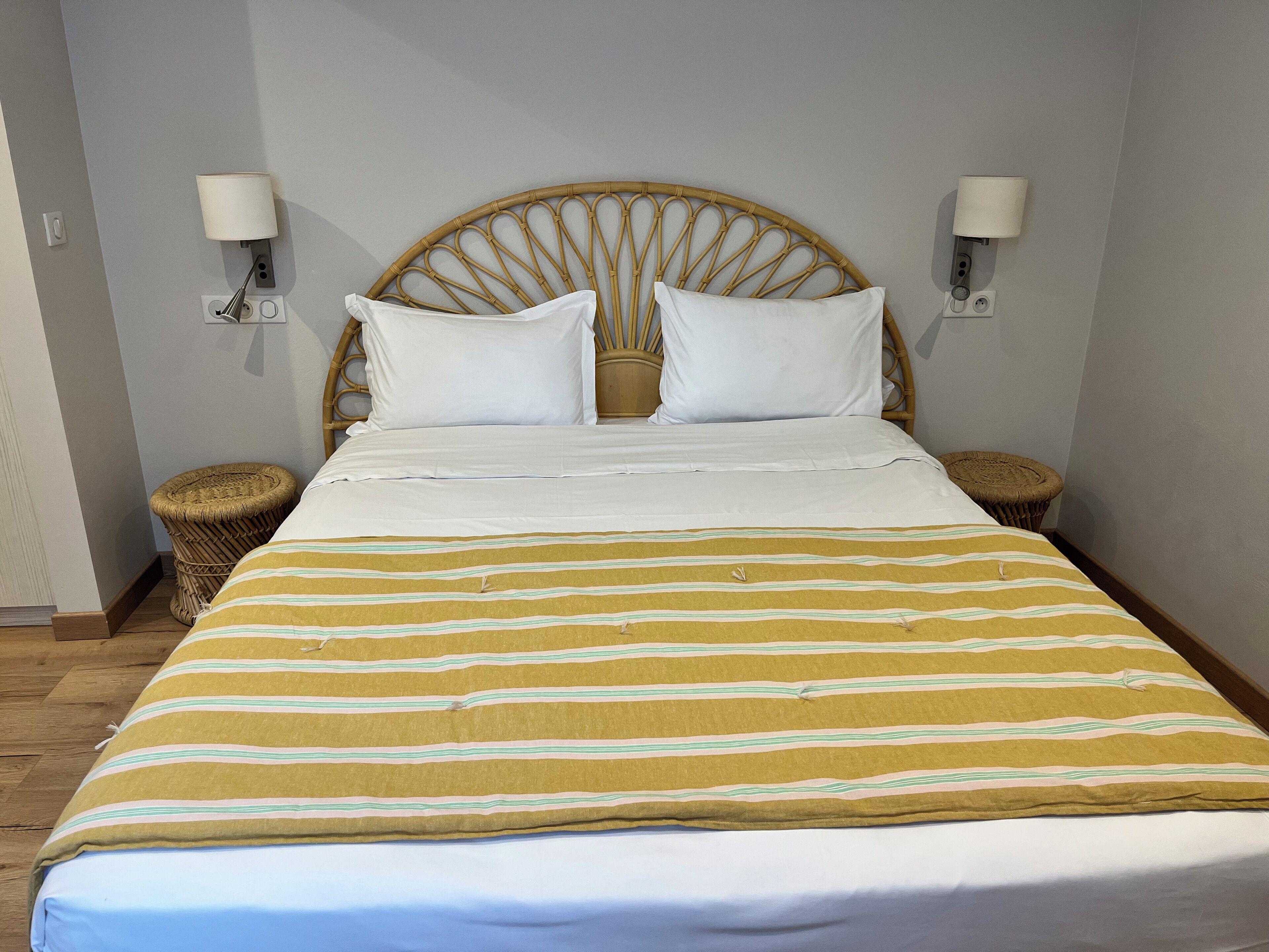 standard double room | minibar, in-room safe, desk, laptop workspace