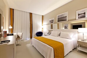 Deluxe Double Room, Pool View - eSuites Lagoa Santa (Lagoa Santa)