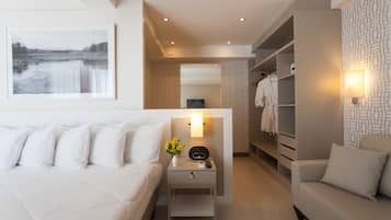 Suíte luxo, vista para o lago | Frigobar, cofres nos quartos, escrivaninha, quartos à prova de som
