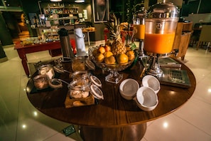 Colazione a buffet inclusa, servita tutte le mattine 
