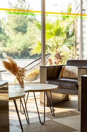 Reception - Hotel le Trèfle (Portet-sur-Garonne)