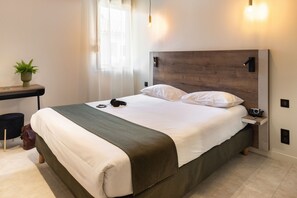 Superior Room, 1 Queen Bed with Sofa bed | Premium bedding, individually decorated, individually furnished, desk - Hotel le Trèfle (Portet-sur-Garonne)