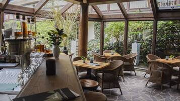 Local cuisine, al fresco dining