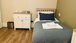 Chambre Triple Exécutive, plusieurs lits, non-fumeurs, vue ville | Literie de qualité supérieure, couette en duvet d'oie